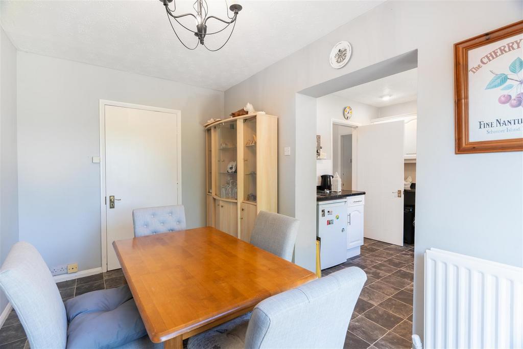 14 Barnside Way-10.jpg