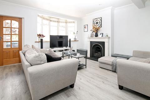 26 Hubert Road, Rainham, RM13 8AB
