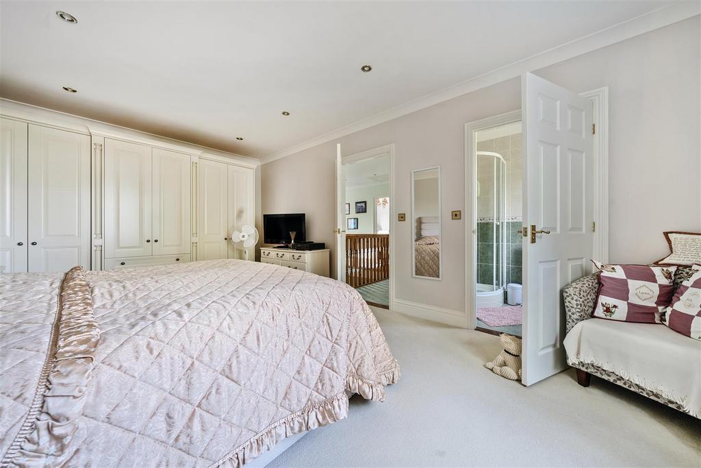 2nd view MASTER BEDROOM.jpg