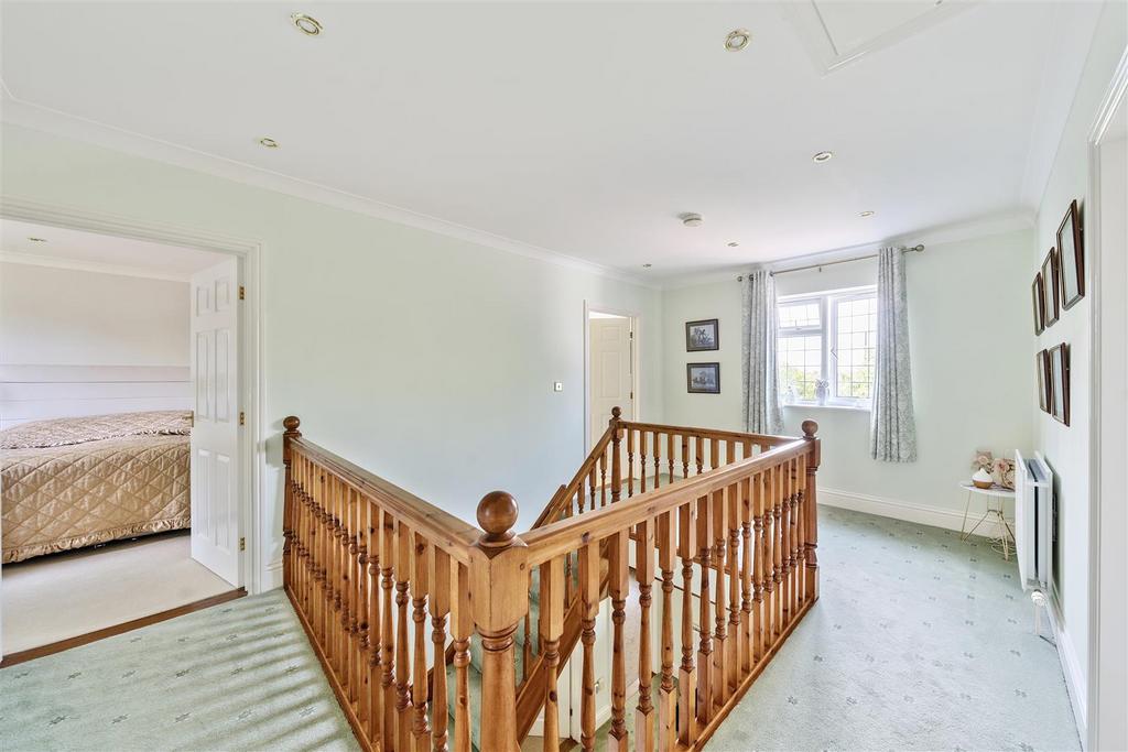 GALLERIED LANDING.jpg