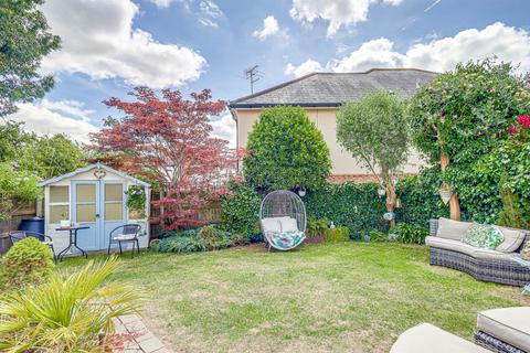 undefined, Whitehouse Chase, Rayleigh, SS6