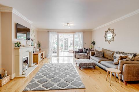 undefined, Whitehouse Chase, Rayleigh, SS6