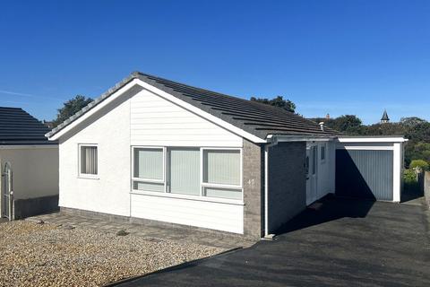 2 bedroom detached bungalow for sale, Gwelfor Estate, Cemaes Bay, Anglesey, LL67
