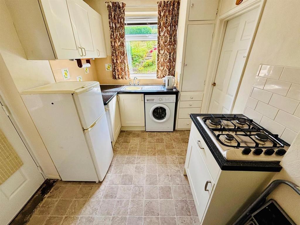Fitted Kitchen: