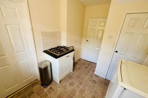 2 bedroom semi-detached house for sale, Whincover Road, Leeds