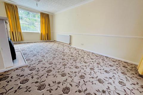 2 bedroom semi-detached house for sale, Whincover Road, Leeds