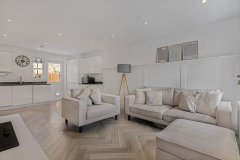 51 Palace Road, Bromley, BR1 3JU