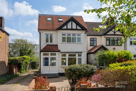 undefined, Coombe Corner, London, N21