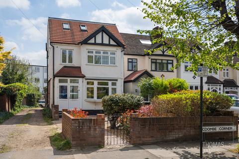undefined, Coombe Corner, London, N21