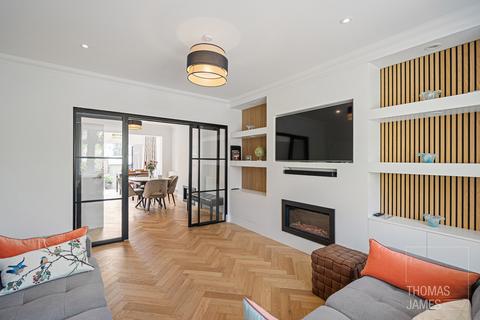 1 Coombe Corner, London, N21 3PE