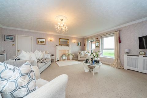 3 bedroom flat for sale, 12, Glengarry, 32 East Beach, Lytham, Lancashire
