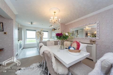 3 bedroom flat for sale, 12, Glengarry, 32 East Beach, Lytham, Lancashire
