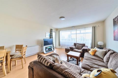 undefined, High Road, Bushey Heath WD23
