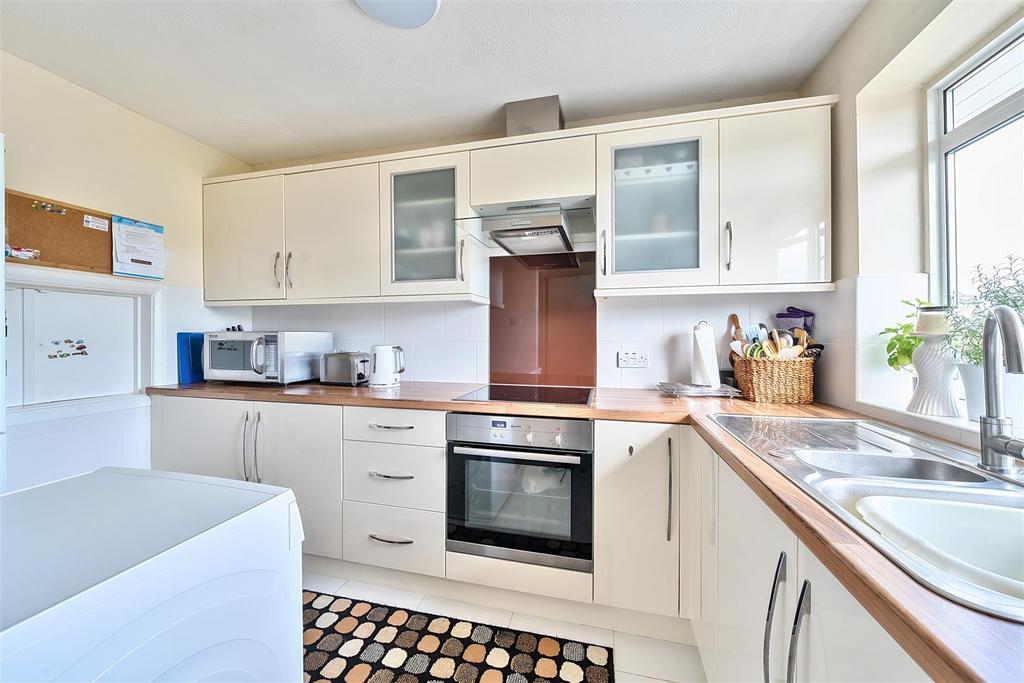 Kitchen: