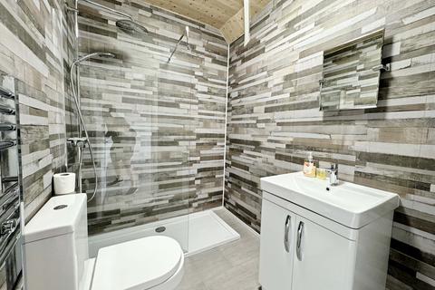 1 bedroom in a house share to rent, Cathedral Road, Cardiff, CF11