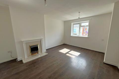 3 bedroom terraced house to rent, Dickinson Avenue, Wolverhampton WV10