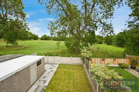 3 bedroom semi-detached house for sale, Greenlea Close, Yeadon, Leeds