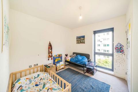 2 bedroom flat for sale, Fuller House, London SW16