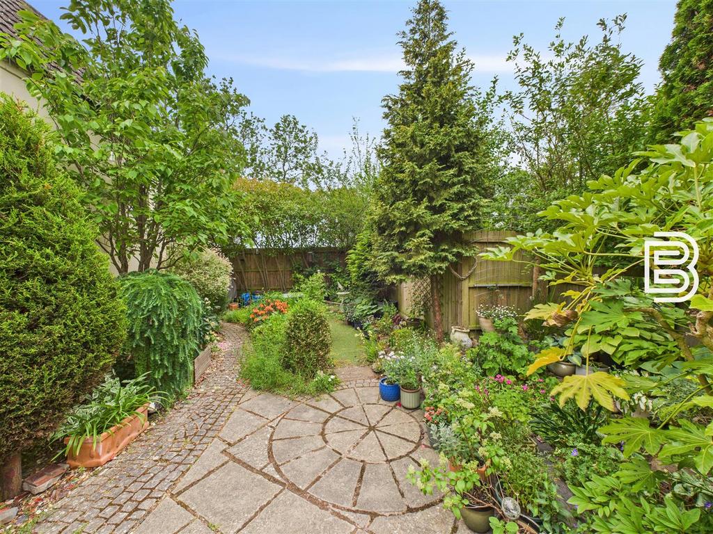 Garden (2).jpg