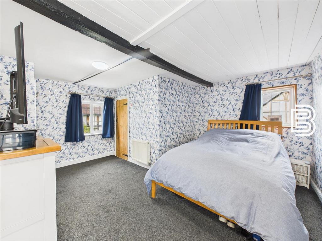 Bedroom 1 (1).jpg