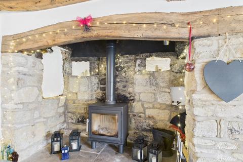 4 bedroom cottage for sale, Main Street, Maids Moreton