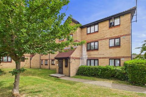 Studio for sale, Waddington Close, EN1
