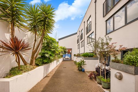 undefined, Coopers Yard, London, N1