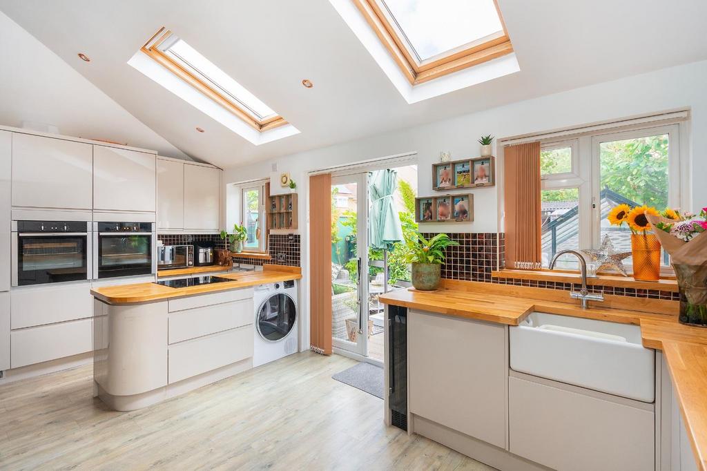 2 S5 RKE - Kitchen D.jpg