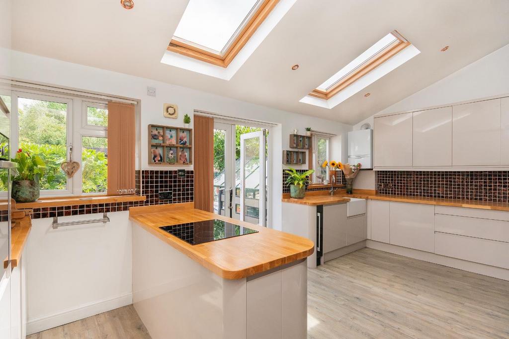 2 S5 RKE - Kitchen B.jpg