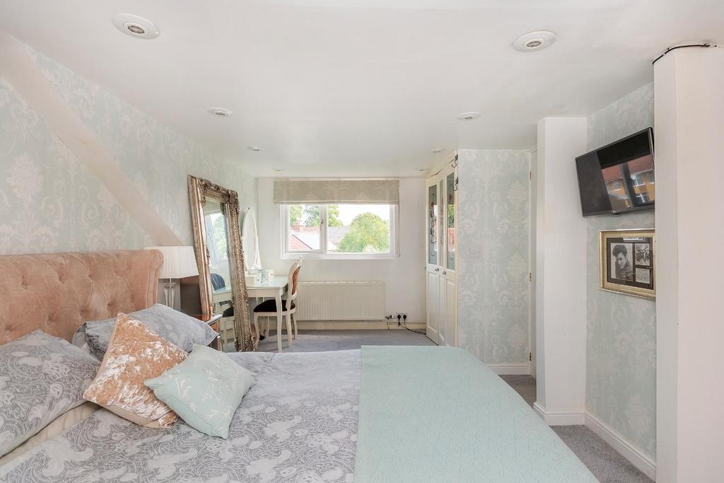 2 S5 RKE - Bedroom J.jpg