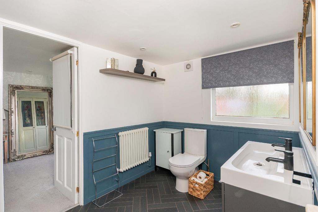 2 S5 RKE - Ensuite A.jpg