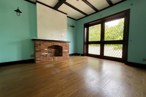 4 bedroom chalet for sale, Rectory Road, Little Burstead, Billericay, Essex