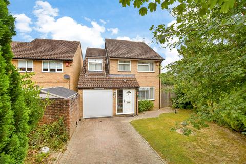 5 bedroom detached house for sale, Marlborough Close, Crawley RH11