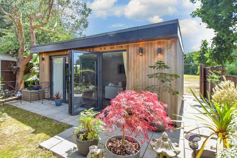 3 bedroom semi-detached house for sale, Cromer Road, Hornchurch, Essex