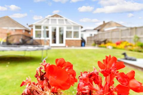 102 Dunes Road, Greatstone, New Romney, TN28 8SP