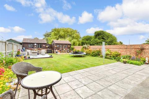 102 Dunes Road, Greatstone, New Romney, TN28 8SP