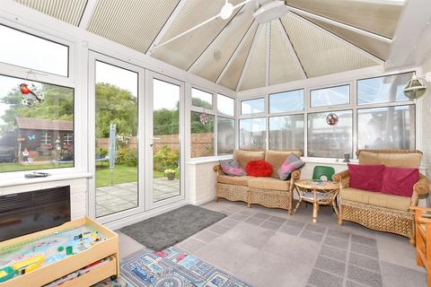 102 Dunes Road, Greatstone, New Romney, TN28 8SP