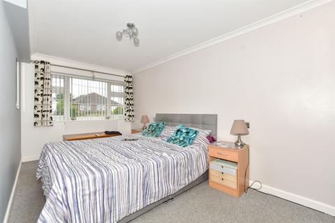 102 Dunes Road, Greatstone, New Romney, TN28 8SP