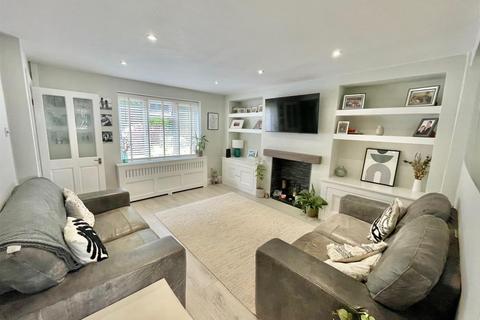 100 Dellsome Lane, Welham Green, Hatfield, AL9 7ND