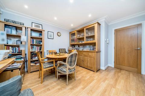 undefined, Queens Road, Weybridge KT13