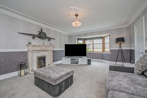 4 bedroom detached house for sale, Edgemoor Close, Toftshaw Lane, Bradford, West Yorkshire, BD4