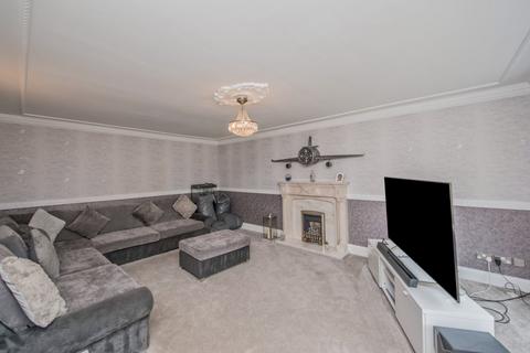 4 bedroom detached house for sale, Edgemoor Close, Toftshaw Lane, Bradford, West Yorkshire, BD4
