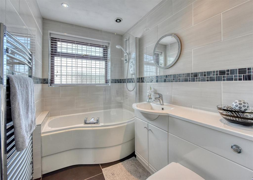 51 Sedgley Road-Bathroom.jpg