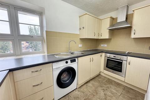 Studio for sale, Memorial Avenue, London