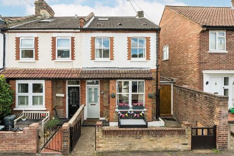 3 bedroom house for sale, Andover Road, Twickenham TW2