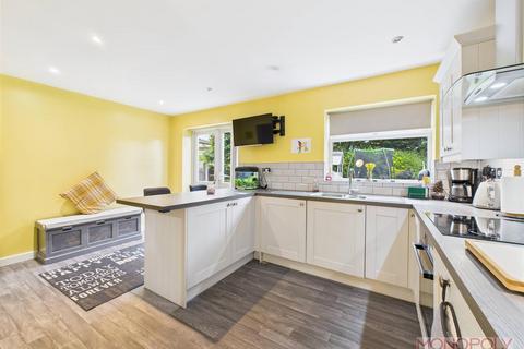 undefined, Poplar Drive, Marford