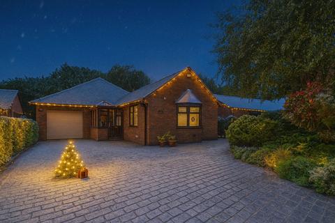3 bedroom detached house for sale, Kearsley Avenue, Hawarden, CH5