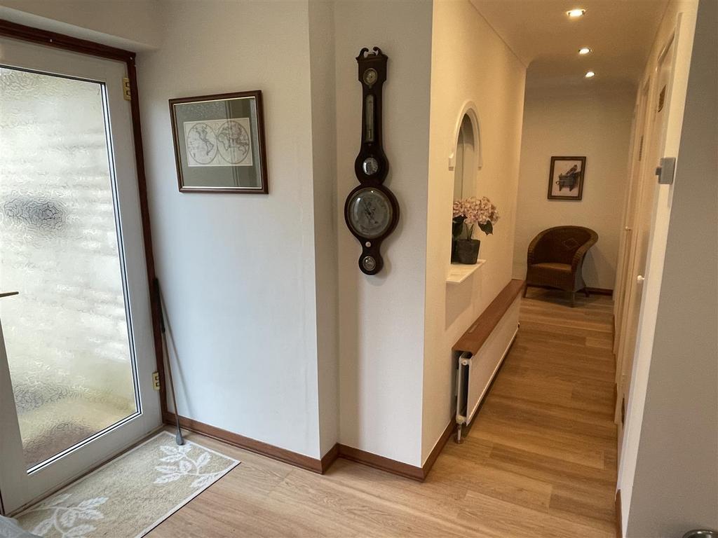 Hallway.JPG