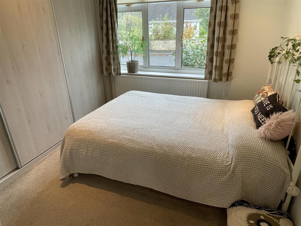 Bedroom 2.JPG