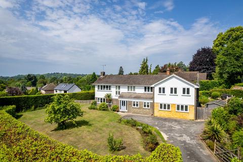 1 Laurel Drive, Oxted, RH8 9DT